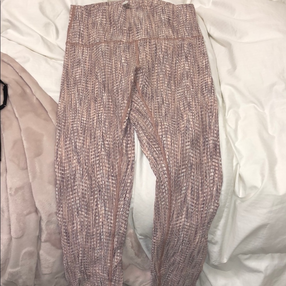 Lululemon 7/8 pink leggings